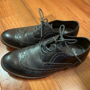 Clarks Wingtip Walking Shoes